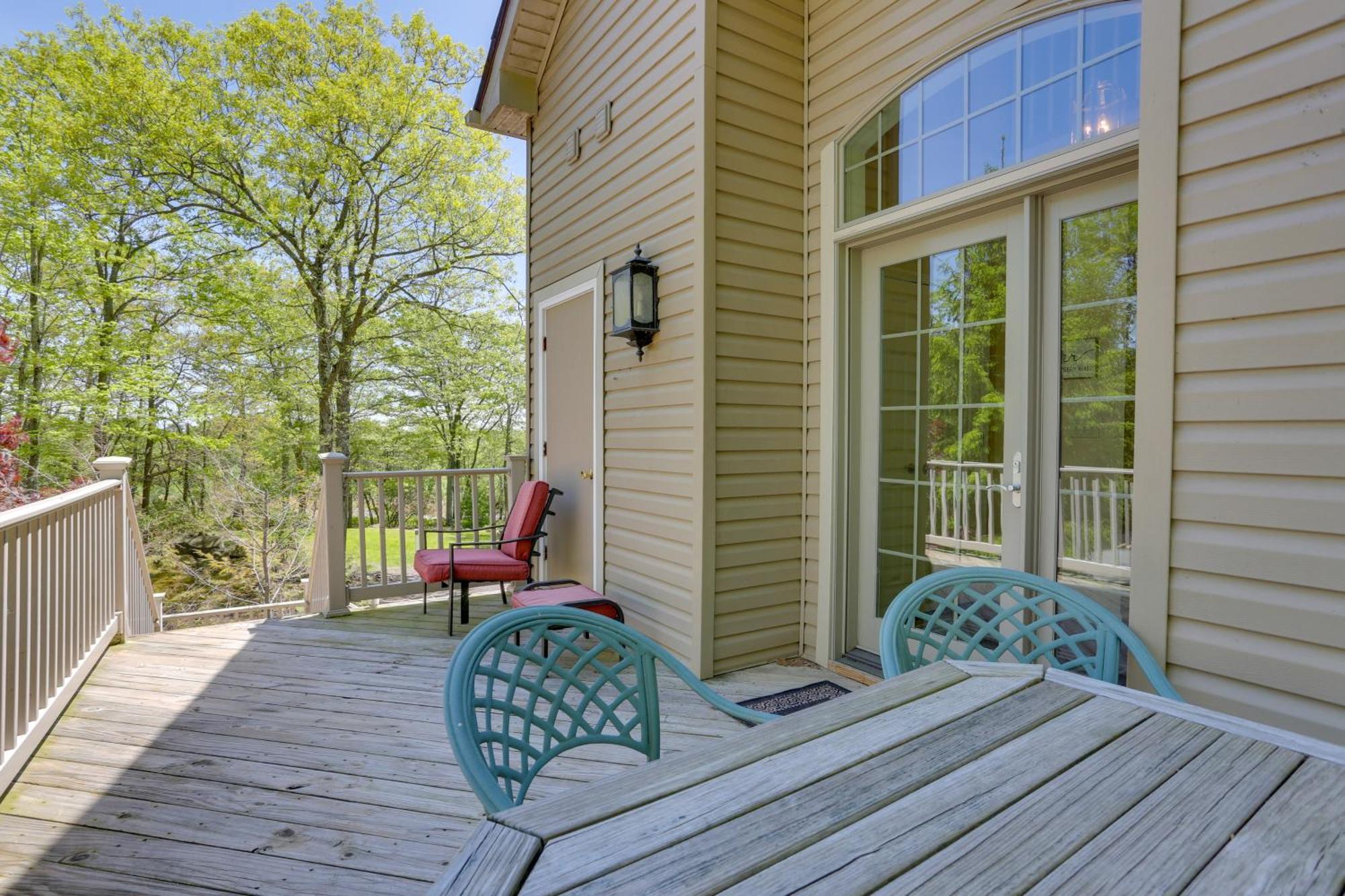 Family-friendly Retreat Half Mi To Big Boulder Lake Harmony